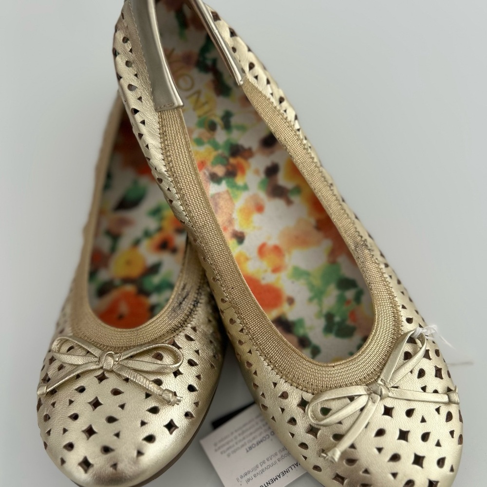 Vionic Womens Spark Surin Gold Leather Slip On Ballet Flats - NWT